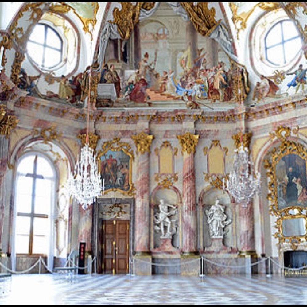 Meet your Posher, Isabella